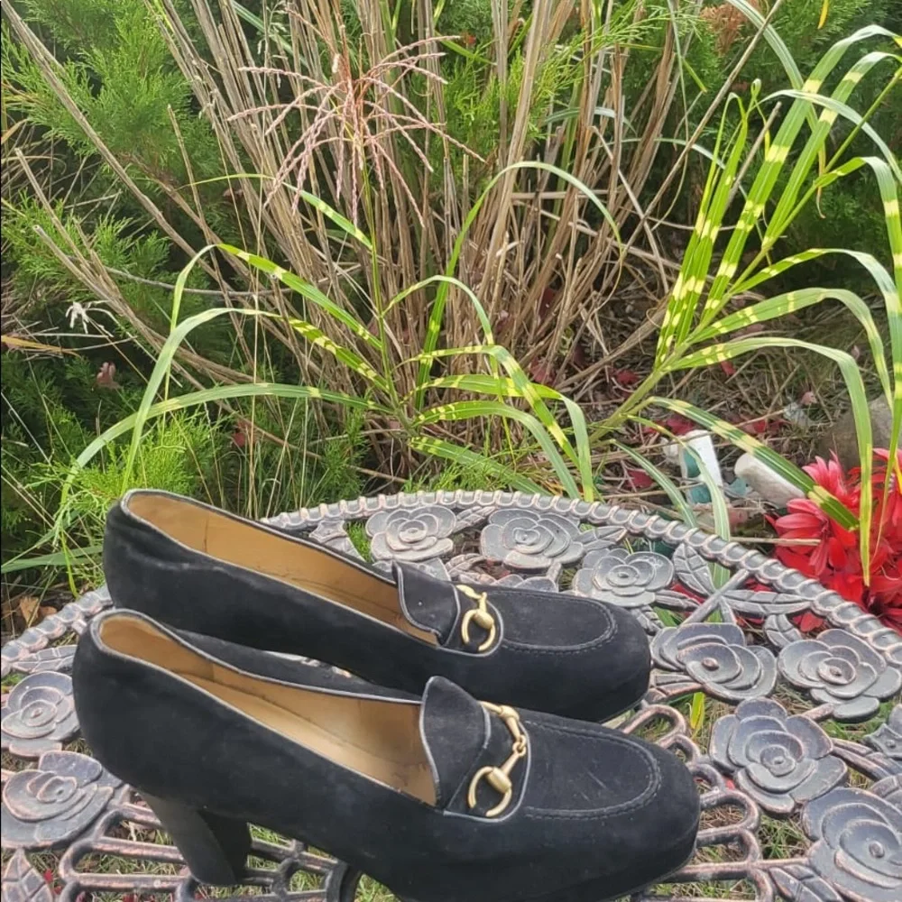 Authentic Gucci heels - Picture 2 of 4